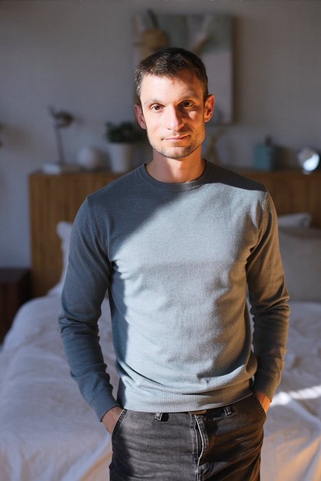 Portrait de Vincent, un homme attentionné offrant sa tendresse aux femmes seules près de Lablachère et Joyeuse en Ardèche