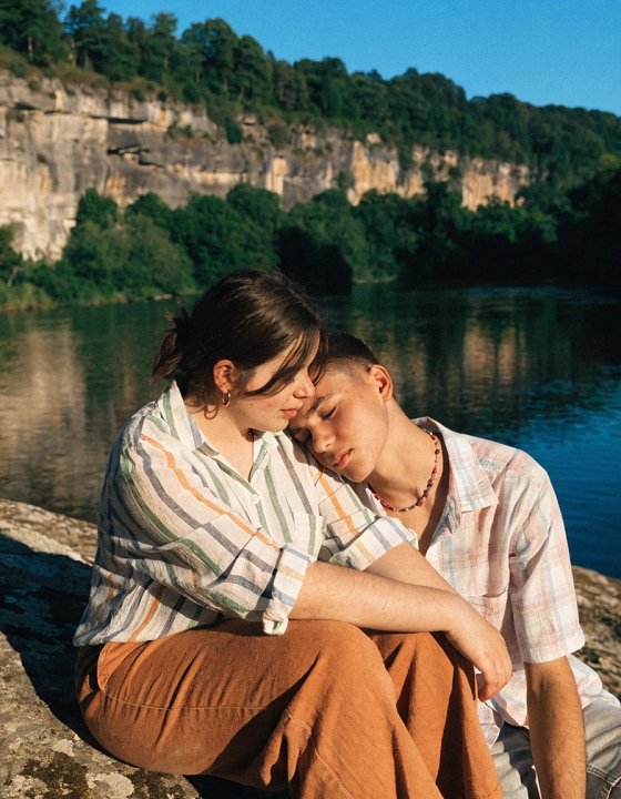 Femme seule qui aurait besoin de câlins affectueux en Ardèche et d'un homme sincère